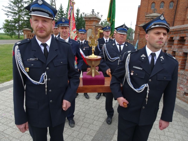 Boże Ciało z udziałem druhów OSP