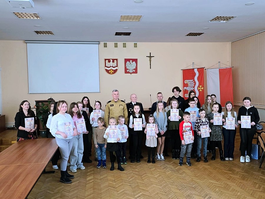 Sukcesy w eliminacjach powiatowych Strażackiego Konkursu Plastycznego