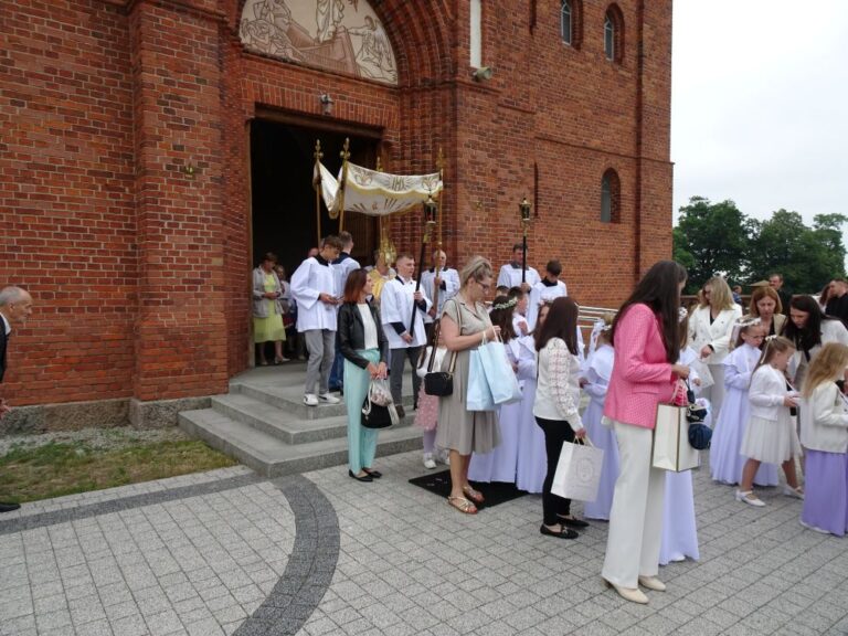 Boże Ciało z udziałem druhów OSP